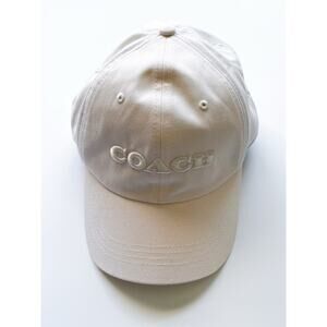 Women's NWT Coach Hat in Color Chalk